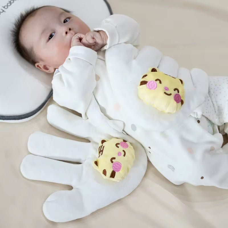 Mom Hand / يد الأم